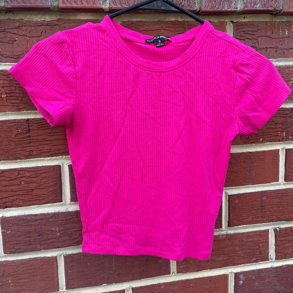 Fashion Nova Pink Cropped Fitted Tee